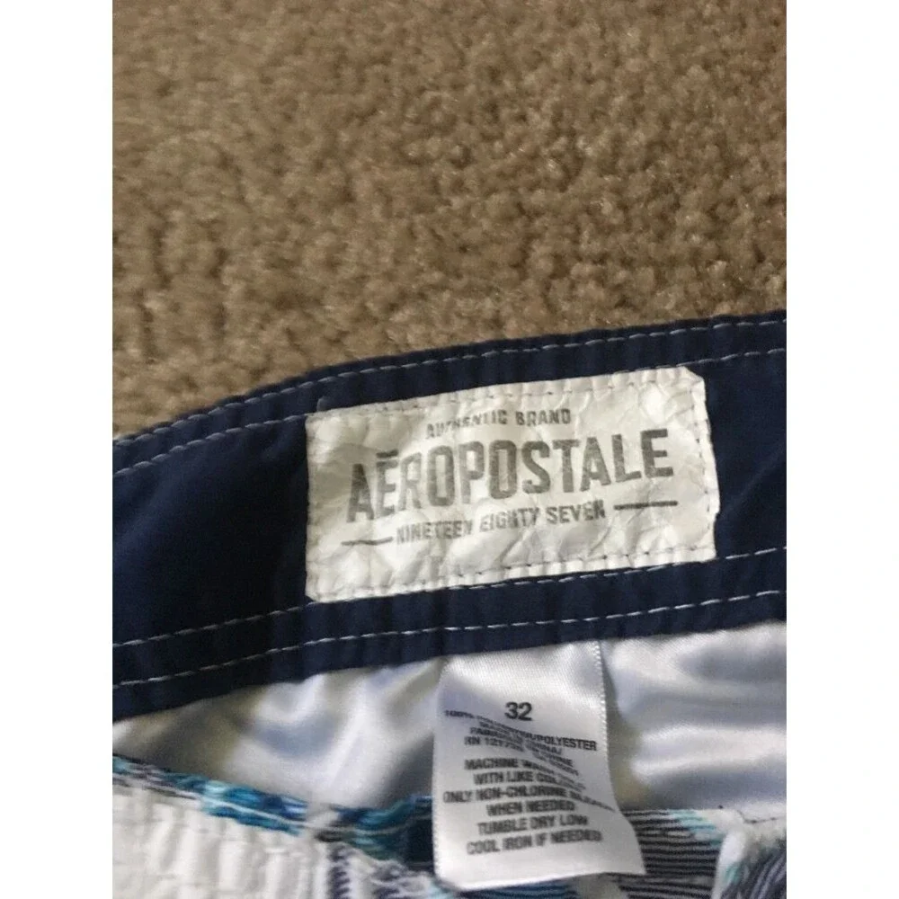 Aeropostale Bermuda Shorts Mens Size 34 Blue Whitwe Plaid Regular Fit